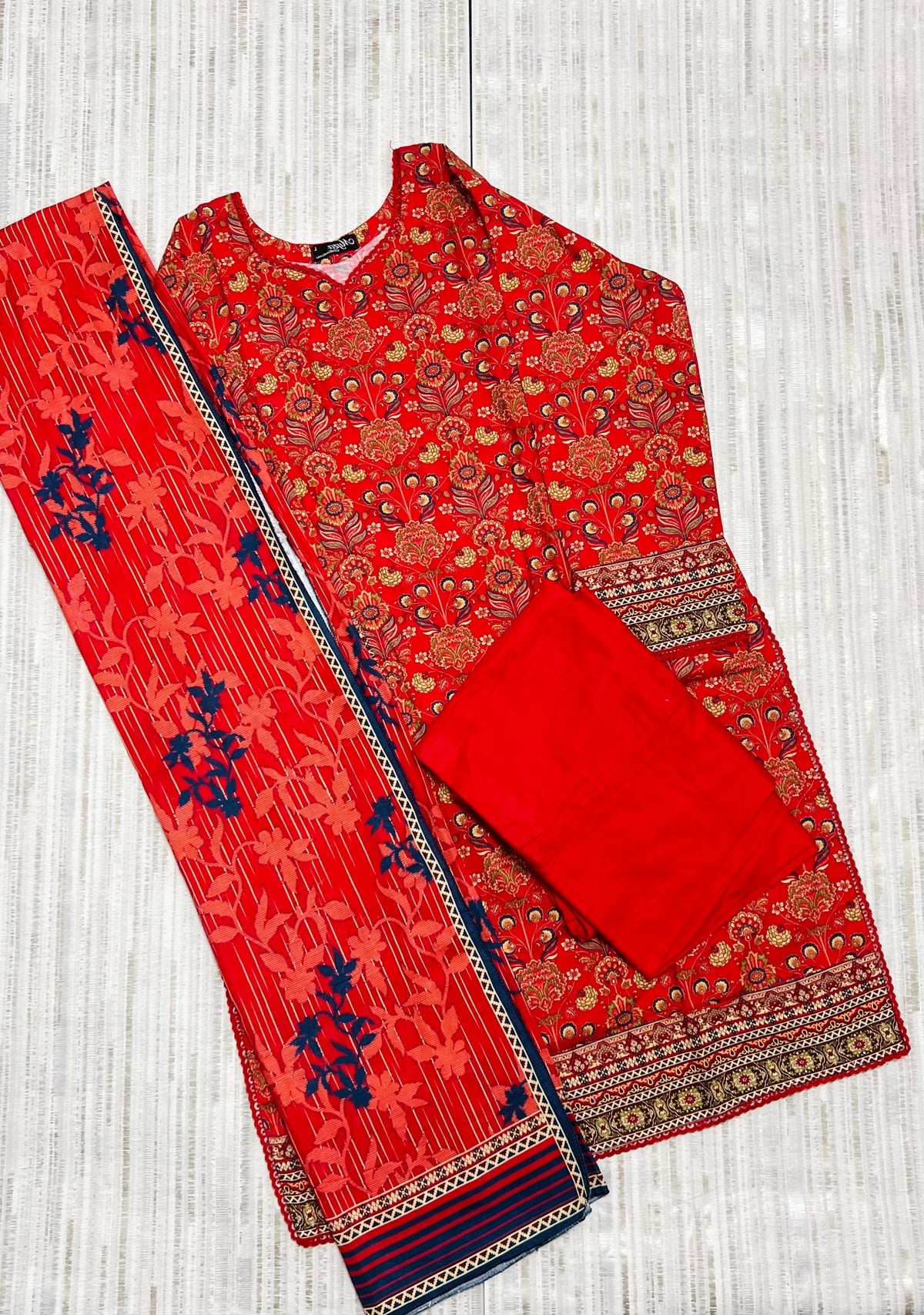 3 PC KHADDAR KAMEEZ TROUSER AND SHAWL