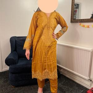CRIMSON INSPIRED LAWN EMBROIDERED KAMEEZ WITH TROUSER AND SILK DUPATTA Womenswear Comfort pakistani clothes - Eid collection  Traditional Dress Suit Long Sleeve